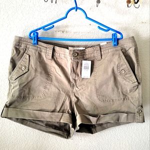Khaki shorts NWT